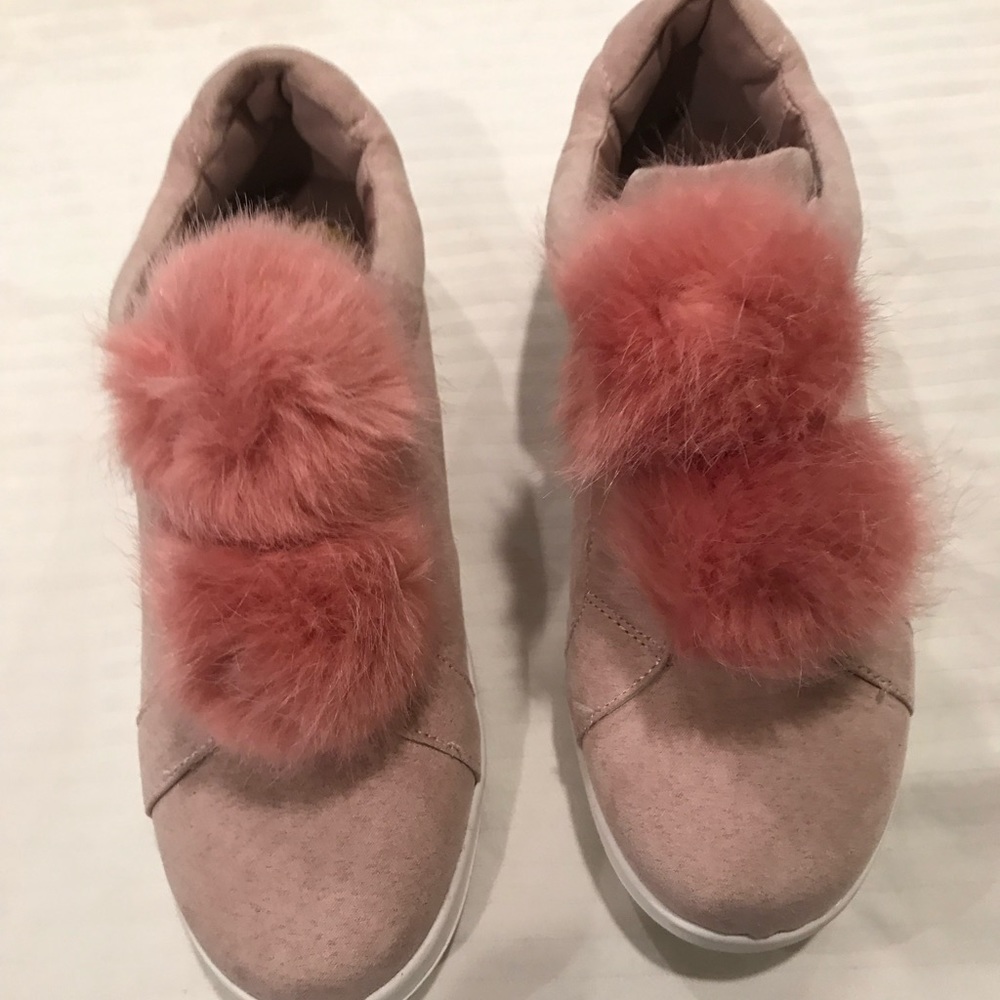 Sam Edelman Girls Pink Suede Pom Pom Sneakers